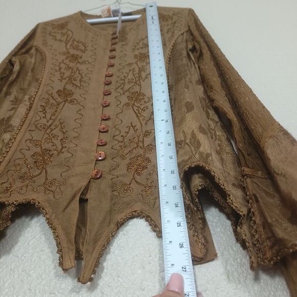 more by Lata Blouse Women Small Kakhy Floral Embroidered Button Romantic Edge Em - Picture 4 of 14